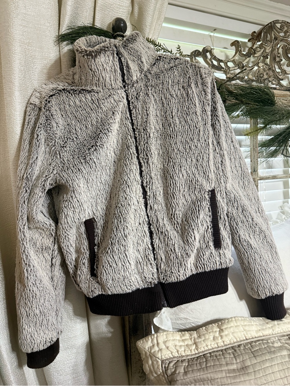 Patagonia Two-Tone Plush Zip Jacket in Beige and Brown - Picture 2 of 6